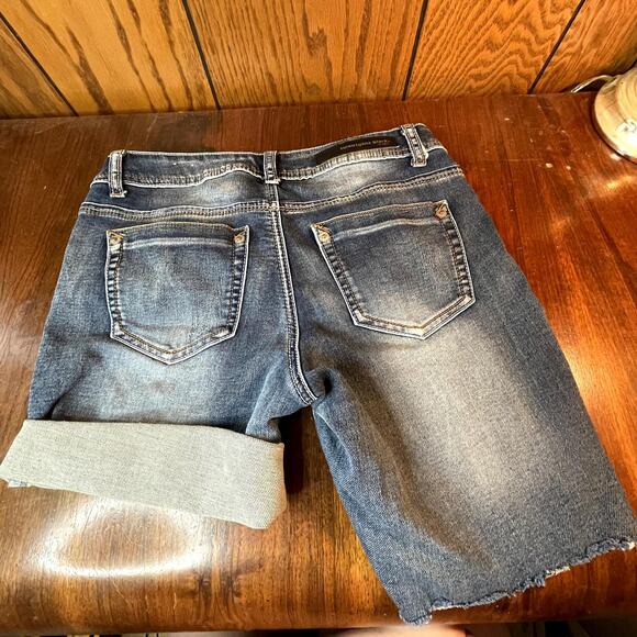 twentyone Black by rue 21 cut-off blue jeans - Picture 6 of 10